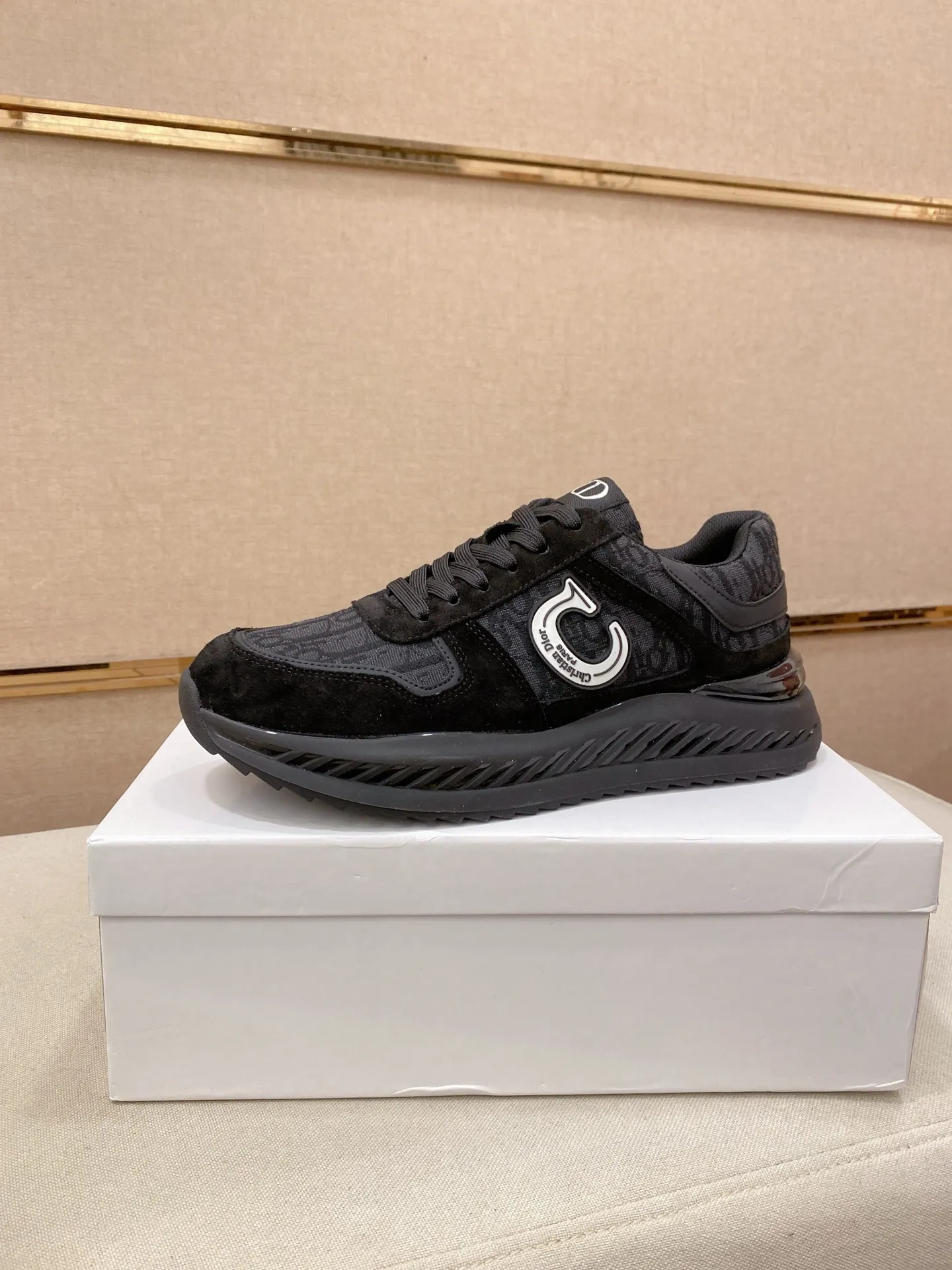 Men's shoes💰 462💰🇮🇹🇮🇹Dior d The new model is on sale at the same time at the counter. The upper 🇮🇹 is imported Italian first-layer cowhide, and the lining is fully imported sheepskin 💪💪. It is a complete 1⃣️ to 1⃣️ replica 🇮🇹💪💪, ⚠ Sole: The original sole is specially provided by the original factory. The exclusive movable molded sole is super comfortable. ⚠Original factory single goods, 🔍🔍high quality, you can enter and leave the counter at will, welcome to compare⚠. Code number:38-44